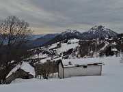 92 Scendendo dal Monte Tesoro vista verso il Monte Ocone, prima cimetta della costiera